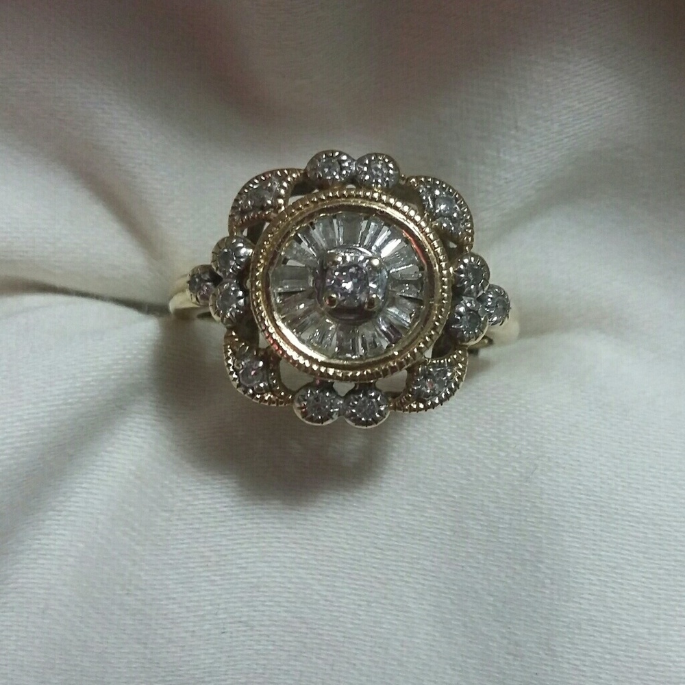 10kt Yellow Gold baguette and round diamond ring